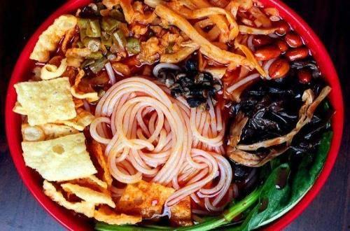 柳州螺螄粉爆料視頻最新,獨(dú)家制作過程大揭秘！